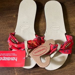 Havaiana new w/ tags summer sandals bright orange floral slip-ons